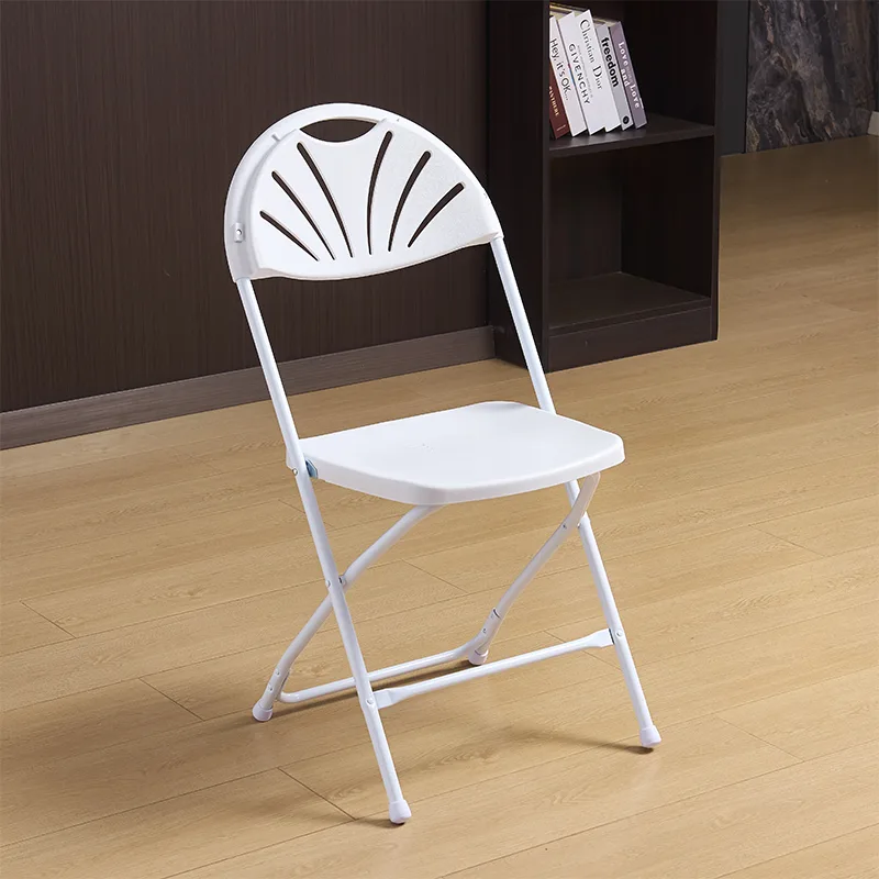 Fan back folding chair